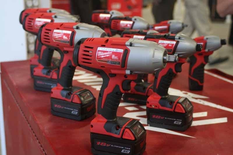 milwaukee cordless impact wrenches