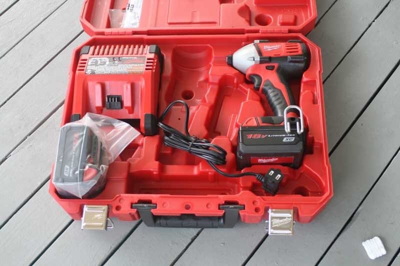 Milwaukee M18 Hex Compact Impact Driver kit