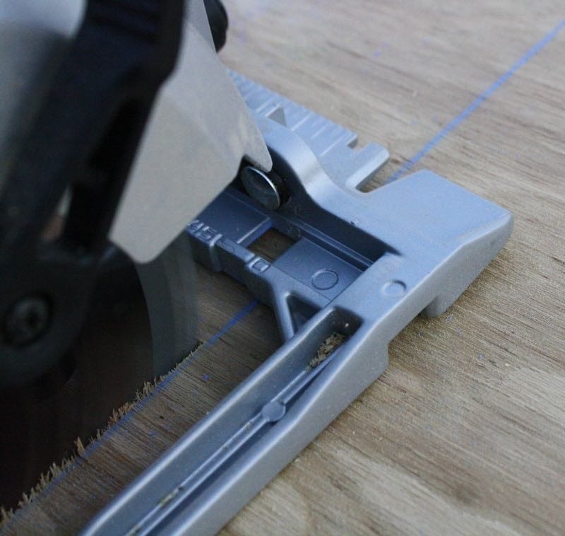 Porter Cable PC15TCSMK 15A circular saw cutting