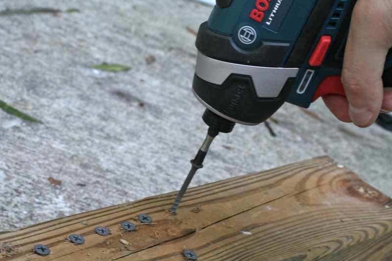 driving drywall screws