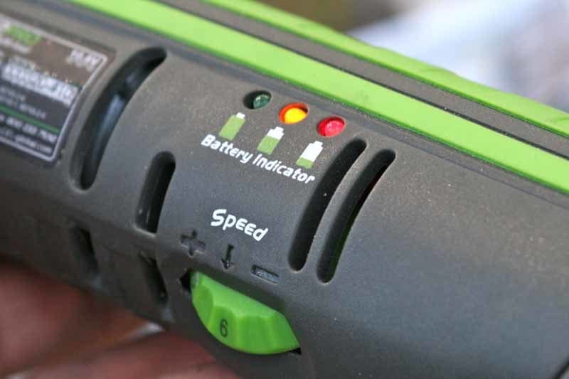 CEL Multi2PRO MT1 Cordless Multi-Tool - battery indicator