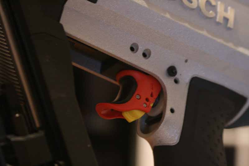 Bosch FNA250-15 15 ga Angled Finish Nailer feature 1