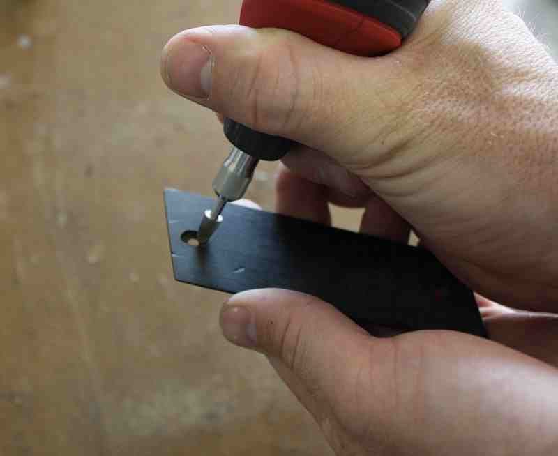 Milwaukee 2460-21 M12 Cordless Lithium-Ion Rotary Tool application - 1