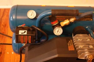 Emglo EM810-4V Pressure Gauges and Hose Coupling