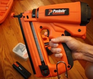 Paslode 900600 Cordless 16-gauge Angled Finish Nailer