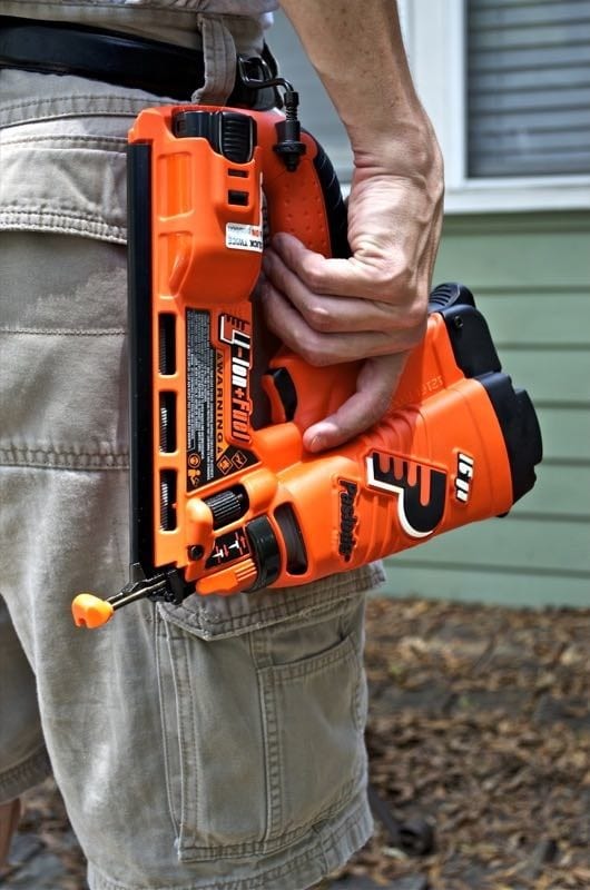 Paslode IM250A LI cordless 16-ga finish nailer hanger