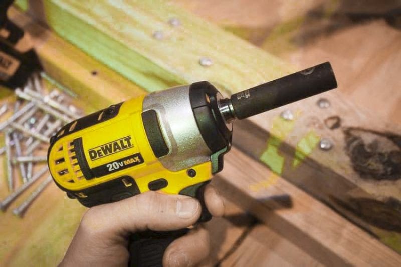 DeWalt DCF883 20V MAX Hog-Ring Anvil Impact Wrench