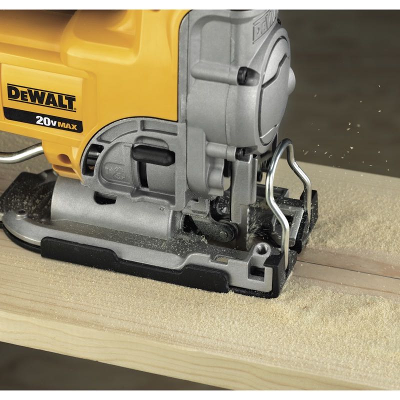 DeWalt DCS331 20V MAX Jigsaw cut