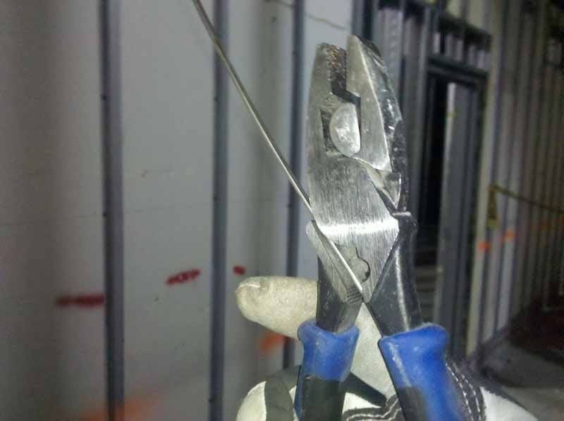 Klein J2000 Side-Cutting Linemans Pliers pulling