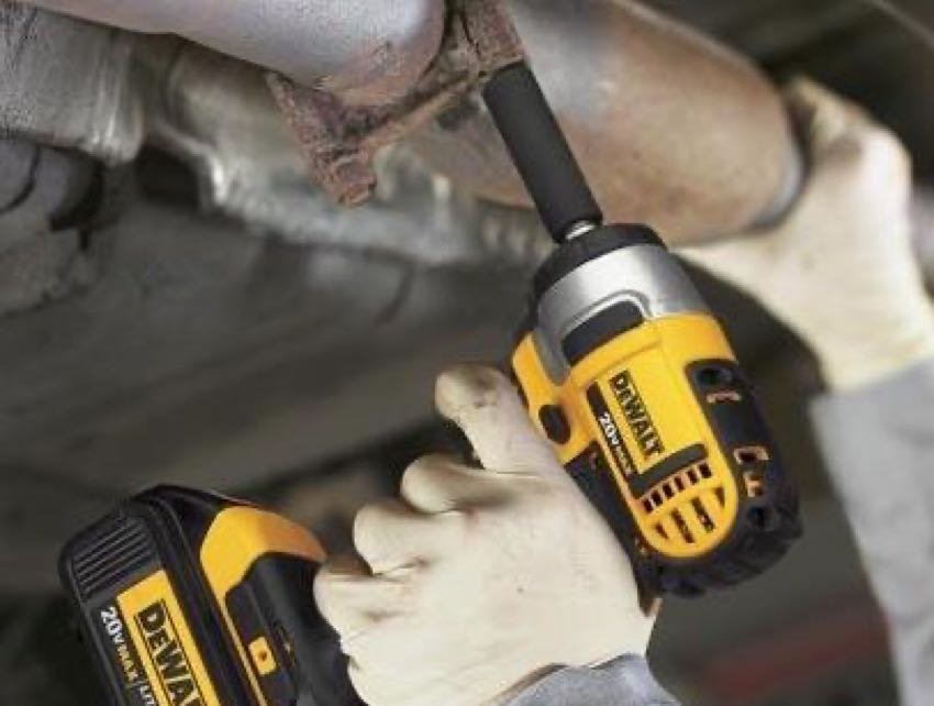 deWalt dcf883b impact wrench