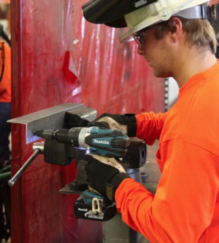 Makita LXPH03 in use