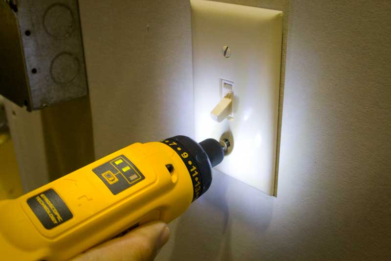 DeWalt 8V gyroscopic screwdriver