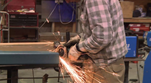 Makita 9557NB cut off grinder