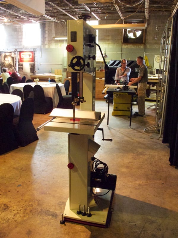 Jet Tools 14โ Steel Frame Bandsaw