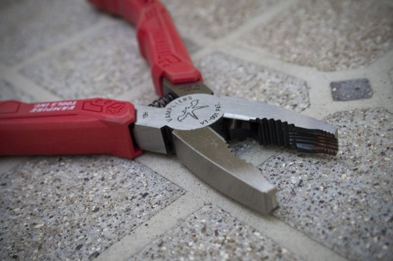 Vampire Vampliers open