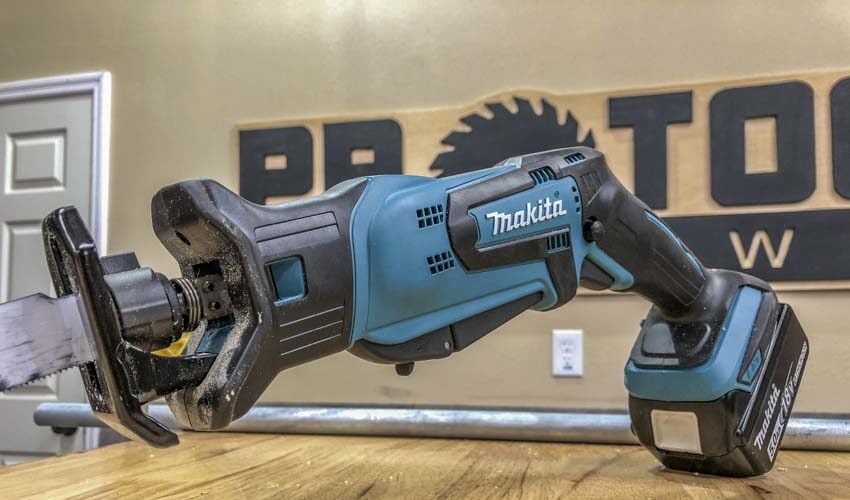 Makita Compact Reciprocating Saw XJR01