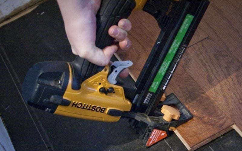 Bostitch EHF1838K flooring nailer