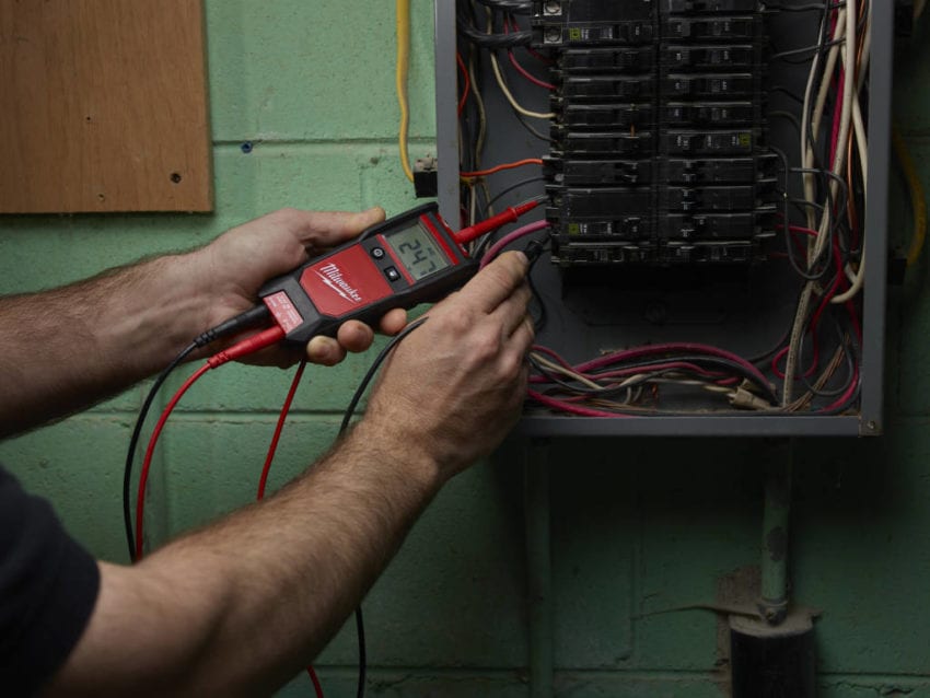 Milwaukee Auto Voltage and Continuity Tester