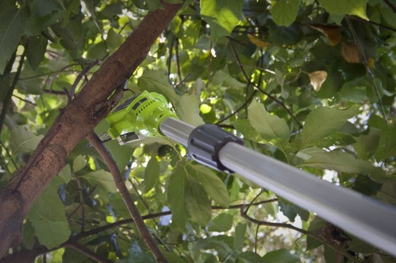 GreenWorks cordless pole saw extend