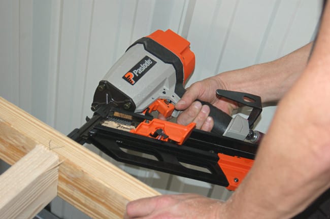 Paslode F325R Tight Space