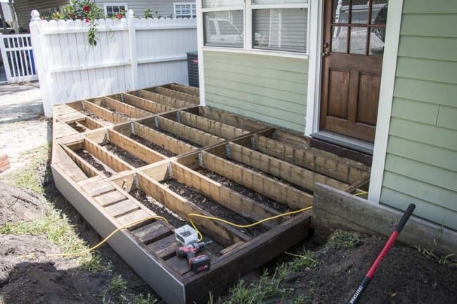 Deckorators Vista framing deck