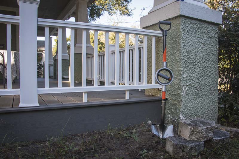 Bosse Round Point Shovel