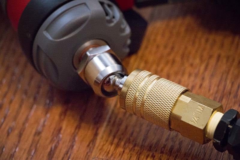 Senco FinishPro 18BMg with Swivel Inlet