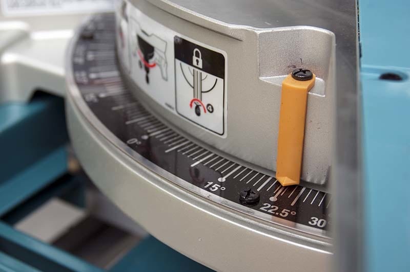 Makita LS1216LX4 Miter Saw Mitering