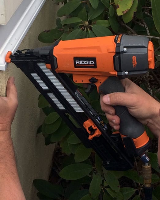Ridgid R250AFE 15 Gauge Angled Finishg Nailer In Use