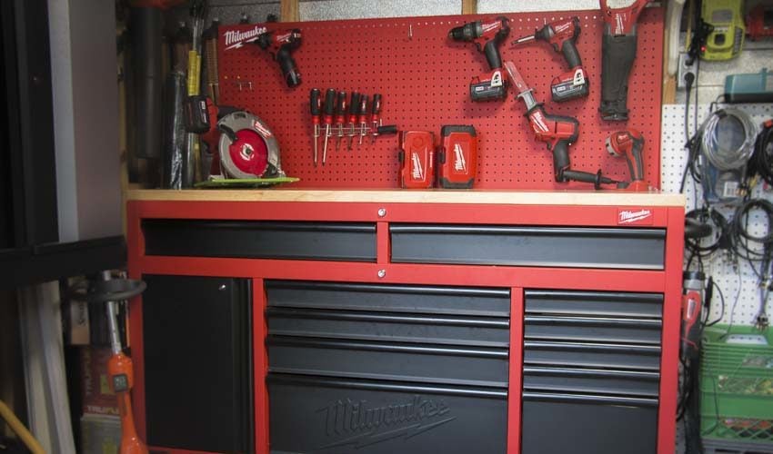 Milwaukee 60-inch work station