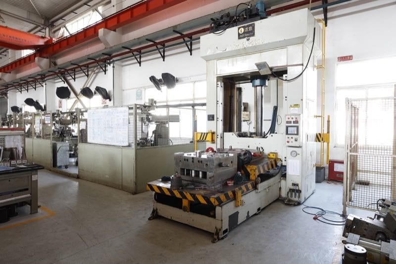 Chervon tools make tools