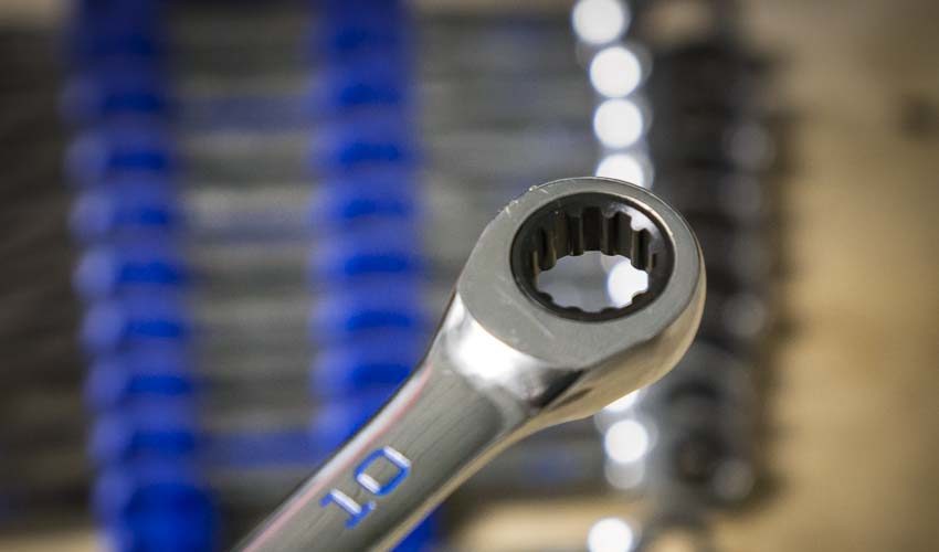 GearWrench ratcheting wrench solo