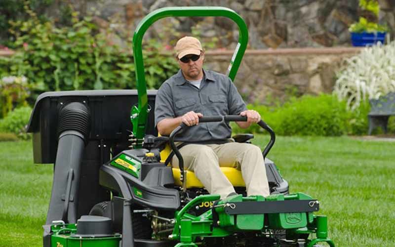 John Deere Z915B Zero Turn Mower application