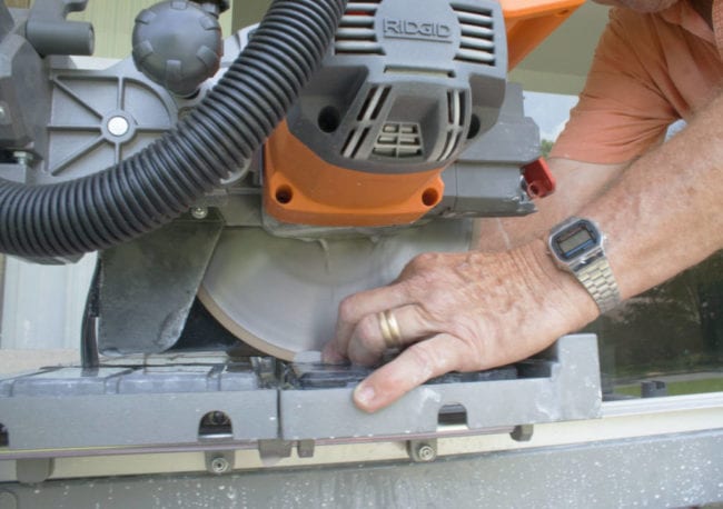 Ridgid 10-inch Wet Tile Saw Close Up Cut