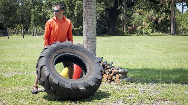 Truewerk Workwear - Truewerk T1 Tech Hoodie Action