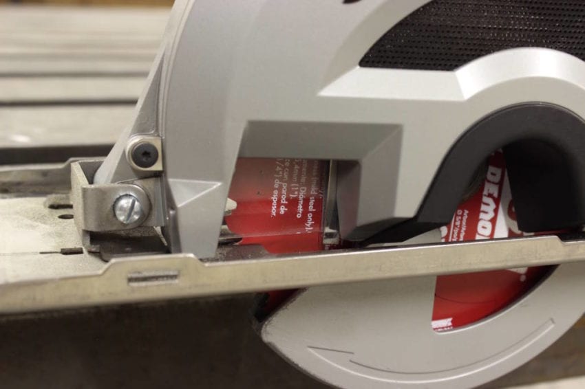 Skilsaw Outlaw blade window