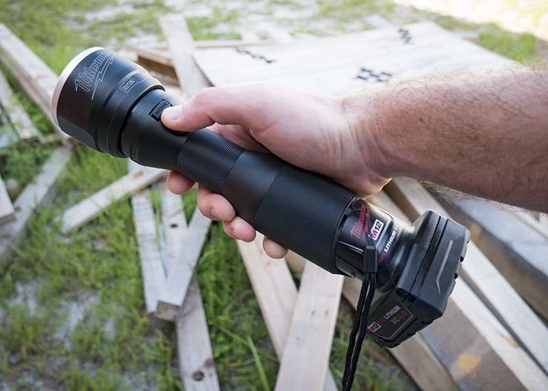 Milwaukee M12 LED Metal Flashlight 08