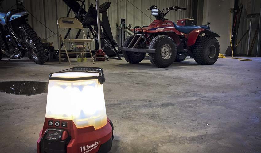 Milwaukee Radius Site Light LED shop