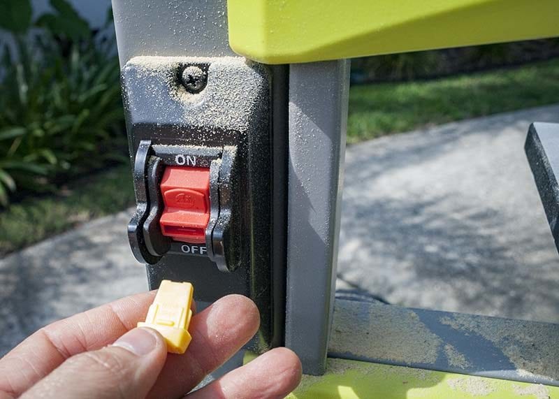 On/off switch and safety