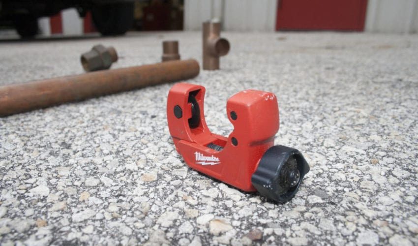 how to cut copper pipe Milwaukee Mini Tubing Cutter