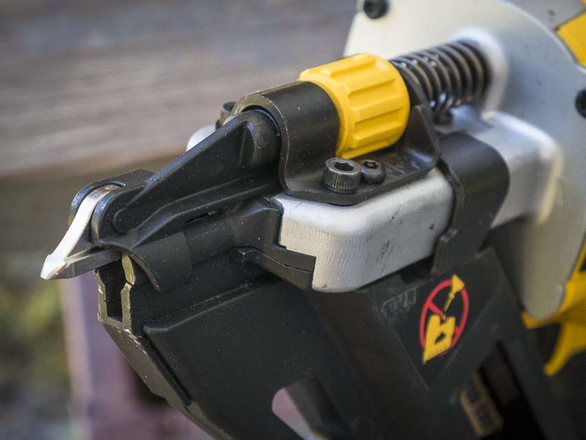 dewalt cordless strap nailer tip