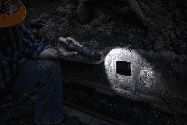 Coast Polysteel 600R Flashlight