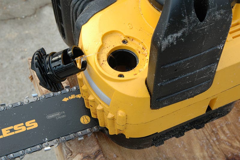 DeWalt FlexVolt Chainsaw 60V Max DCCS670