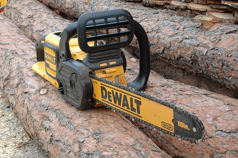 DeWalt FlexVolt Chainsaw 60V Max DCCS670