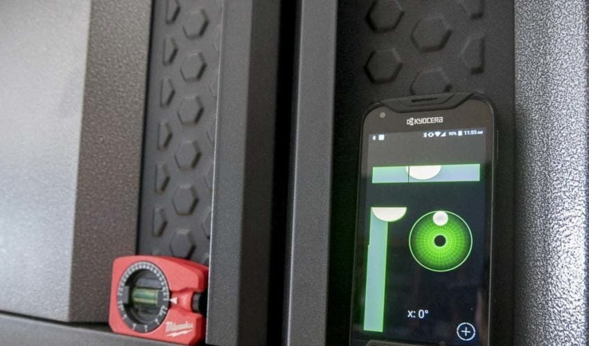 Level App: Can Pro's Trust Their Smartphone?