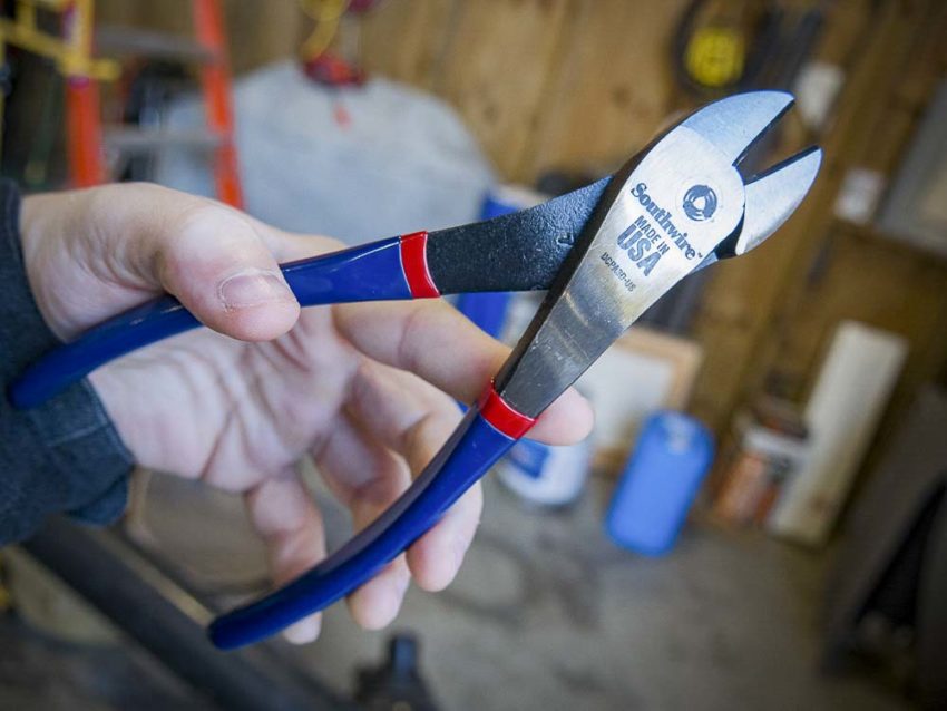 Southwire Made In America Angled Head High-Leverage Diagonal Cutting Plier