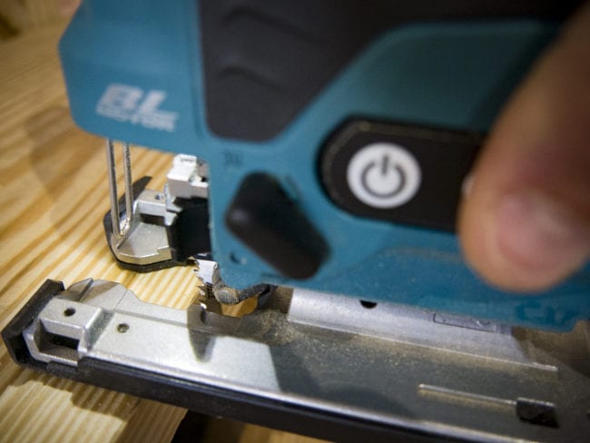 Makita 12V CXT Jig Saw Barrel Grip VJ05 Review