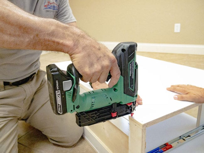 Hitachi Cordless Pin Nailer: 18V Brushless NP18DSAL