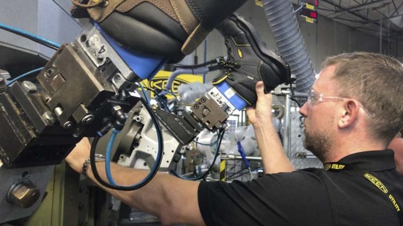 PU application - removing shoe