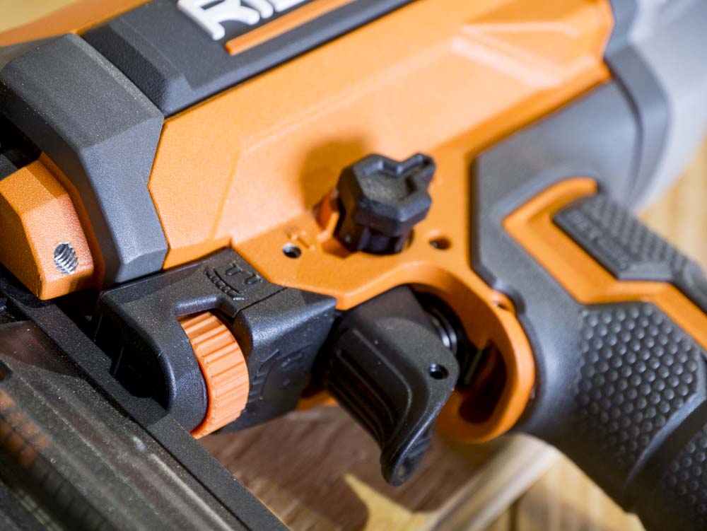 Ridgid 18-Gauge Finish Nailer with Clean Drive R213BNF